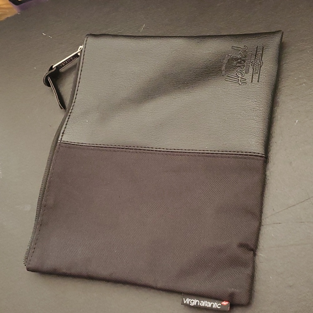 HERSCHEL SUPPLY CO Virgin Atlantic Bag black Leather DY776